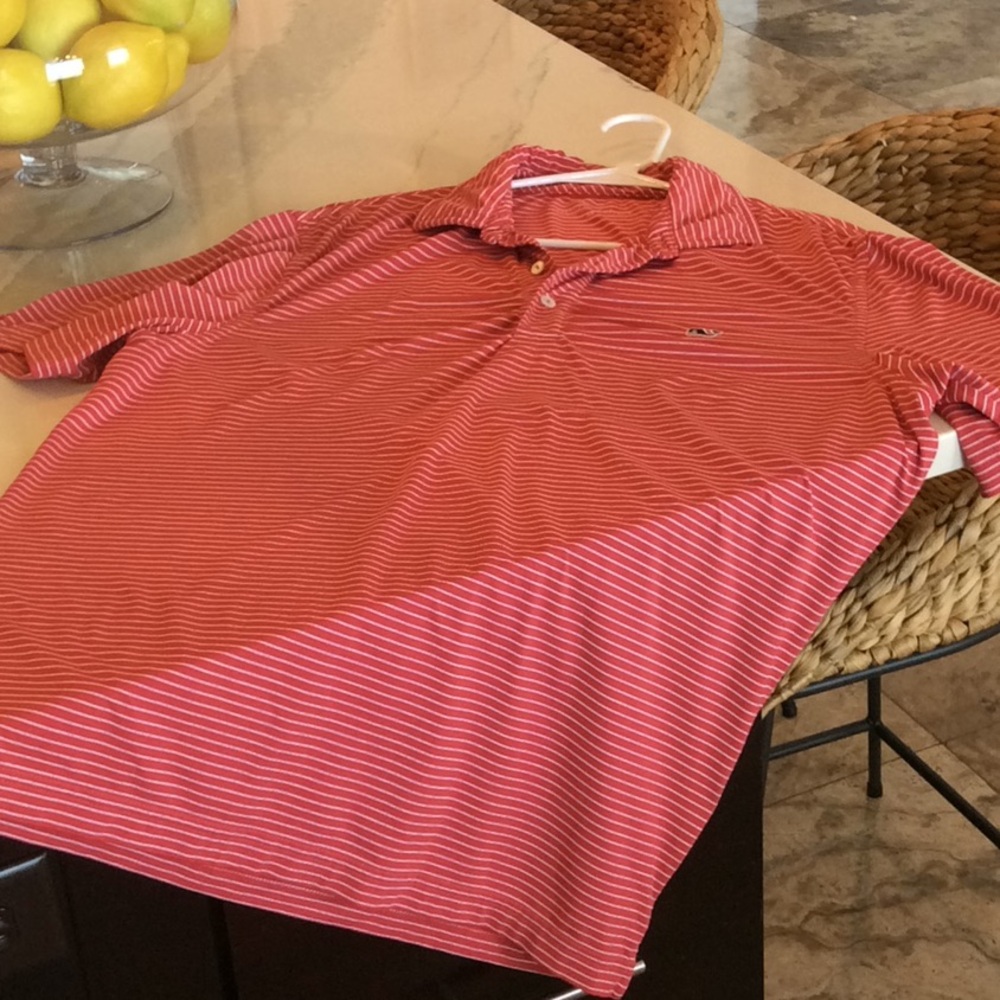 Men’s vineyard vines shirt